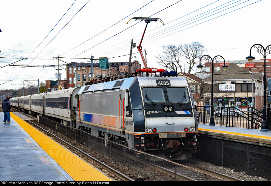 NJT 4633 on train 4744